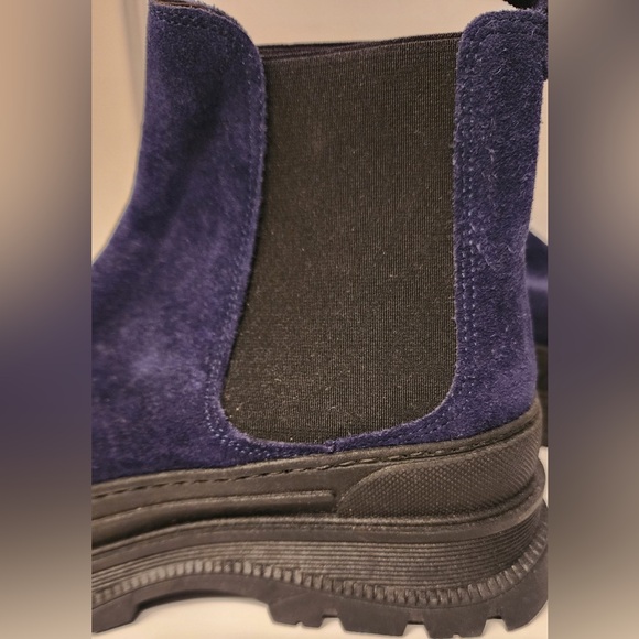 LIFE Women's Italian Blue & Black Suede Platform ChelseaBoots Size 6.5 /37 - Picture 10 of 14